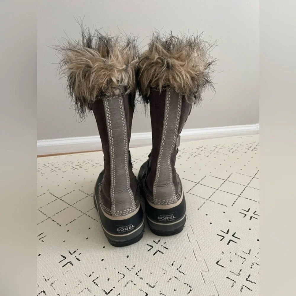 Sorel Joan of arctic faux fur cuff winter waterproof‎ boots size 6